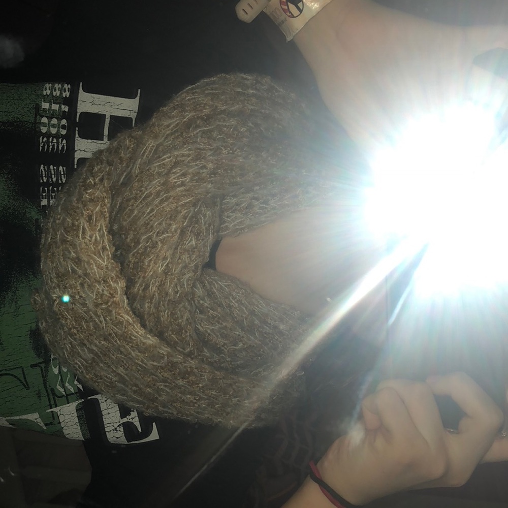 loop neck scarf